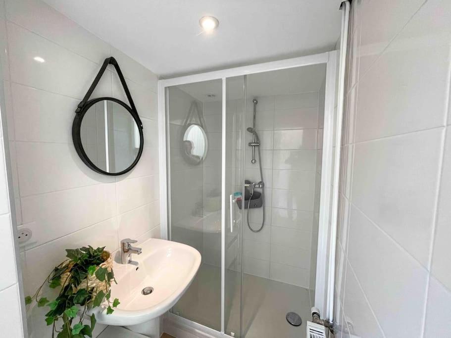 4 Chambres - Grande Maison - Parking - Jardin อาเมียงส์ ภายนอก รูปภาพ