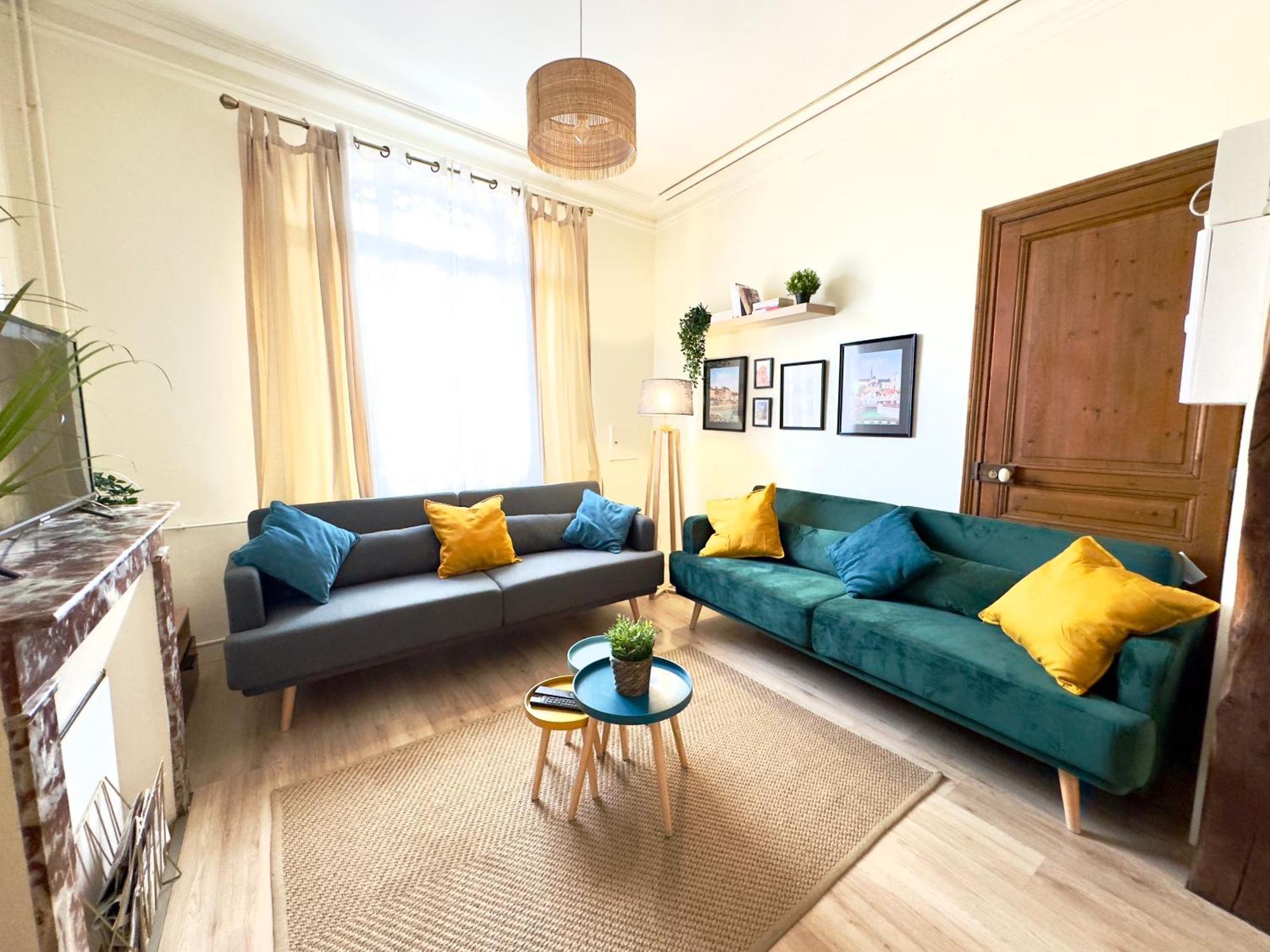 4 Chambres - Grande Maison - Parking - Jardin อาเมียงส์ ภายนอก รูปภาพ